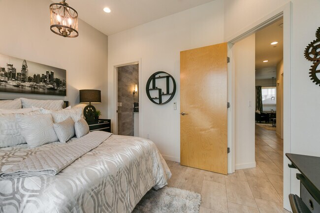 Building Photo - 3600 Central Ave SE