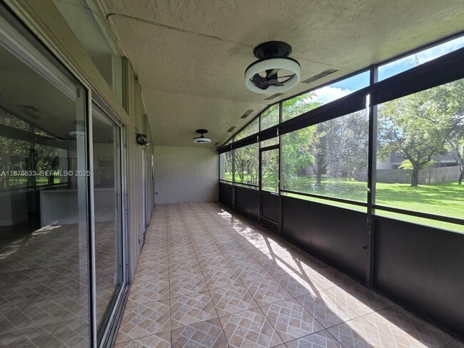 Building Photo - 15798 Woodgate Ct