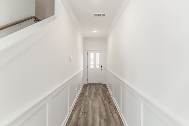 Building Photo - "Charming Newly built 3-Bed Townhouse Retreat with Granite Elegance in Prime Huntsville Location!"