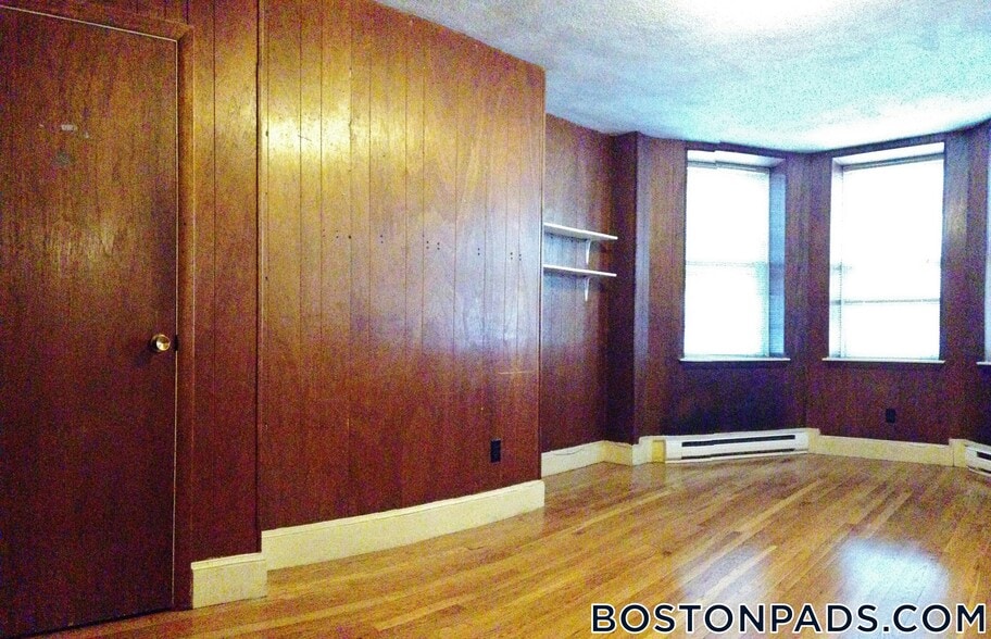 Building Photo - 32 Westland Ave