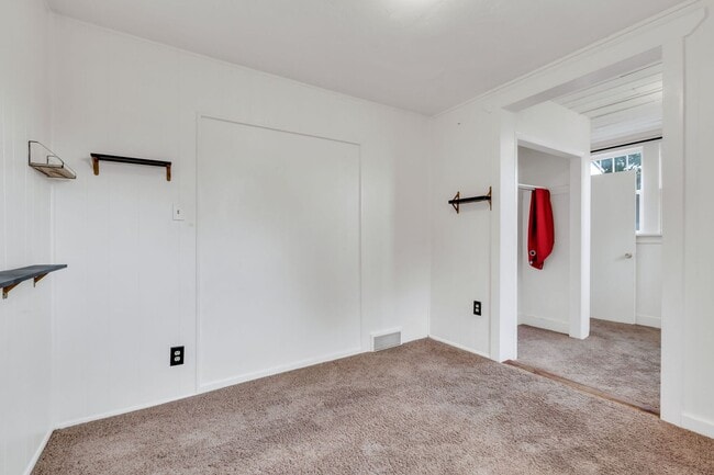 Building Photo - Boulder Ranch Style Home Available Now