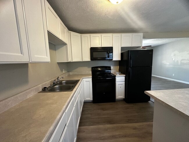 Building Photo - 6337 Paddington Ct