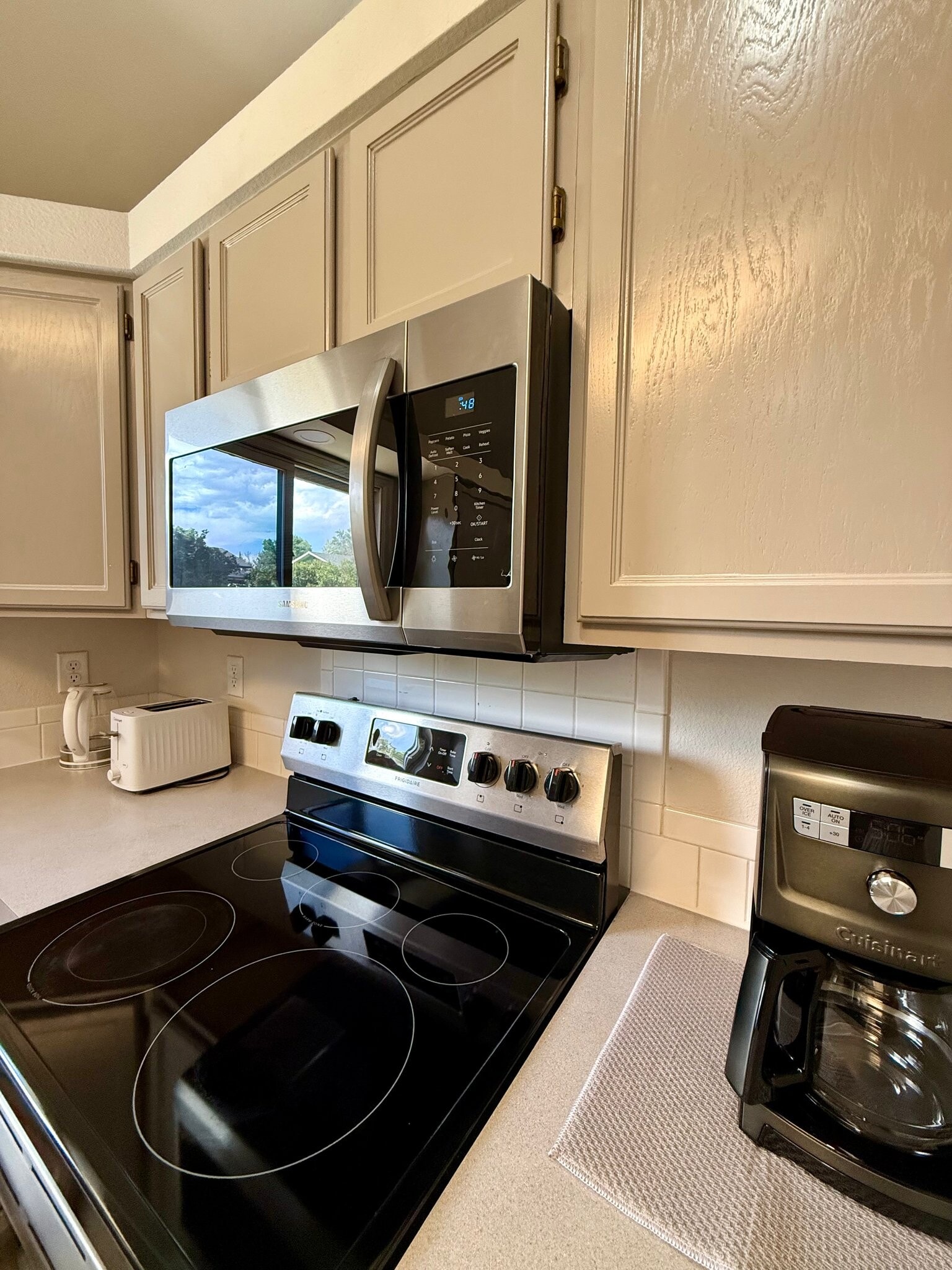 Building Photo - 411 Ruby Dr