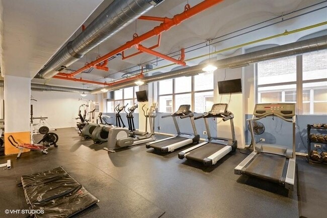 Building Photo - 500 S Clinton St