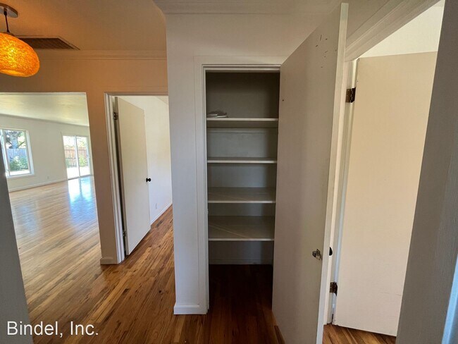 Building Photo - 3 br, 2 bath House - 4170 Cedar St