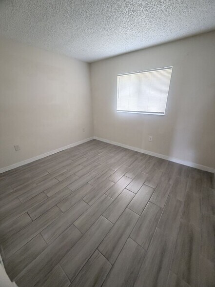 Building Photo - 5004 Chiquita Blvd S