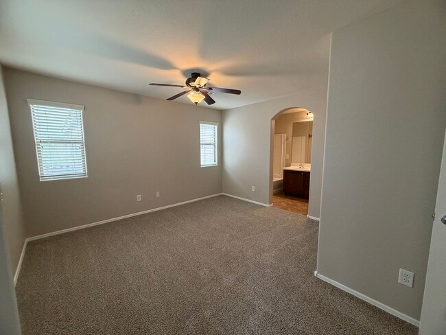 Building Photo - Community pool and a low maintenance yard