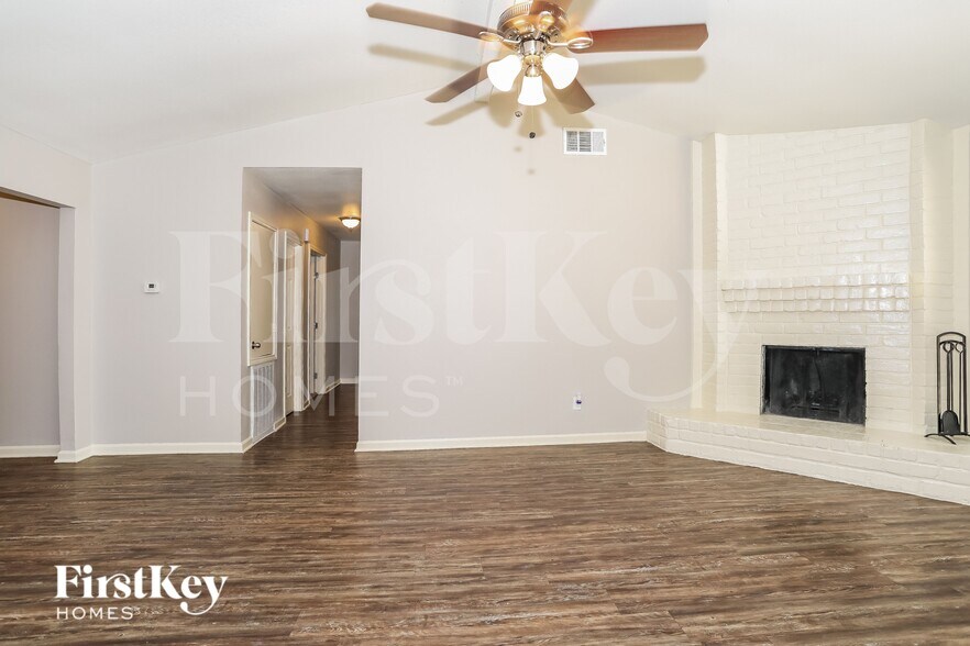 Building Photo - 5019 Monteith Dr