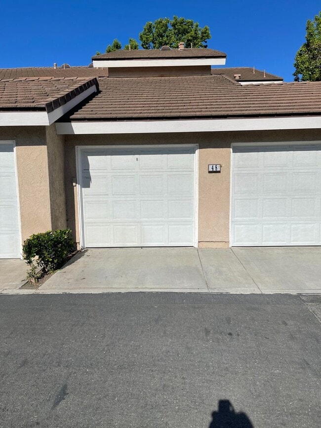 Building Photo - Great  Woodbridge Townhome!!