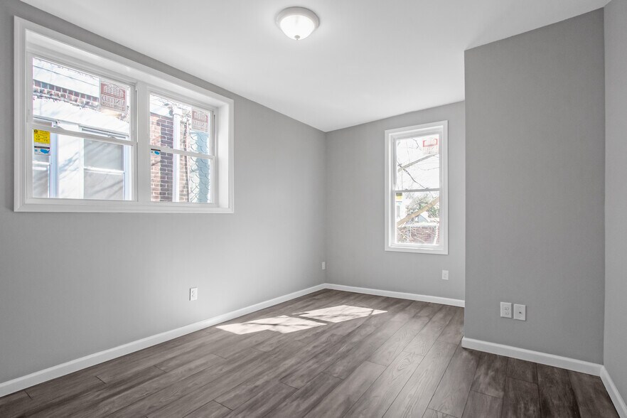 Building Photo - 5407 N 11th St
