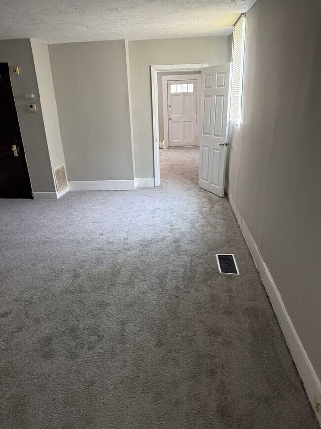 Building Photo - Adorable 2BR/1BA house