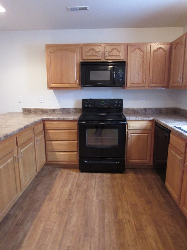Building Photo - 6185-MF1-E1
