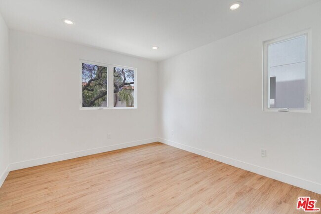 Building Photo - 1435 S Crescent Heights Blvd