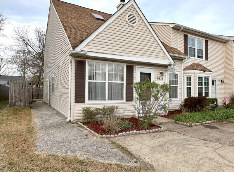 Building Photo - 3938 Roebling Ln