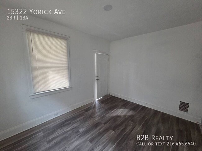 Building Photo - 15322 Yorick Ave