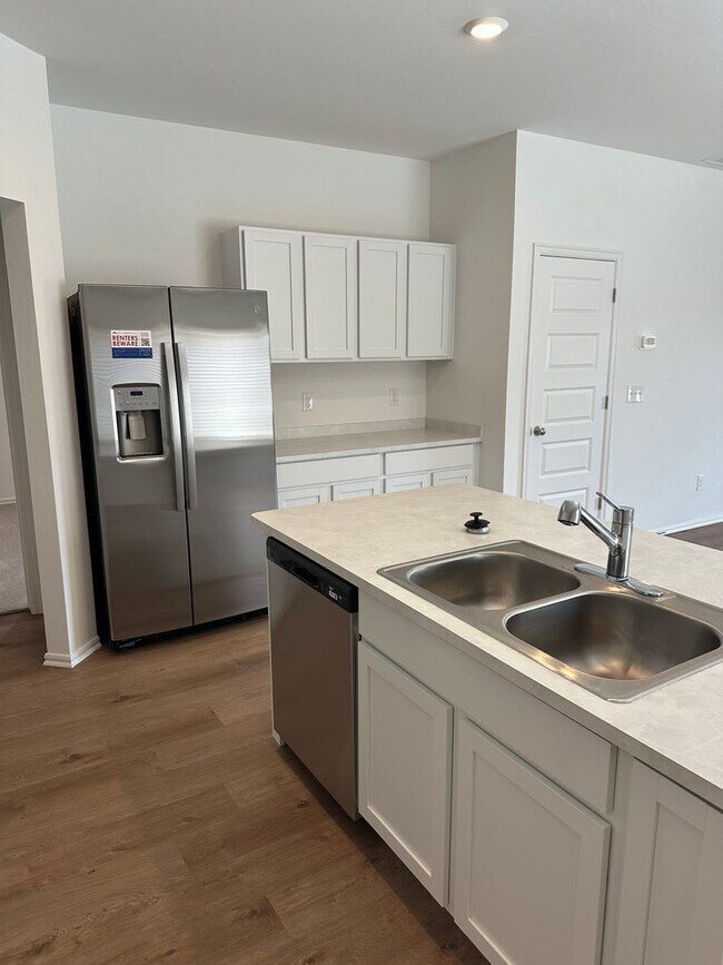 Building Photo - Save $500 on Your Move-In Costs — Sign by 5/22! Charming  3 Bed, 2 Bath Home in Purcell