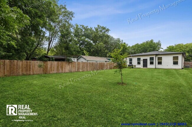 Building Photo - 8728 Dunlap St