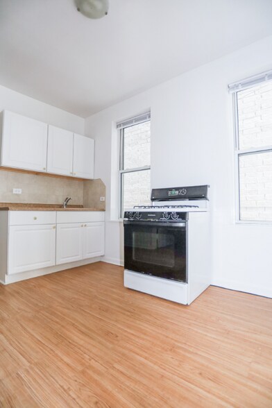 Building Photo - 2143 Belmont