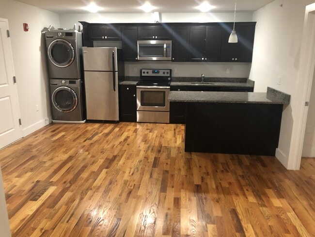 Primary Photo - 134-142 Sussex Ave