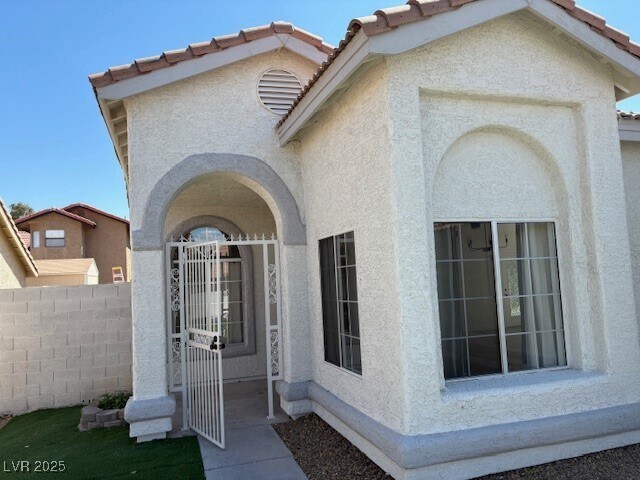 Building Photo - 6413 Morley Ave