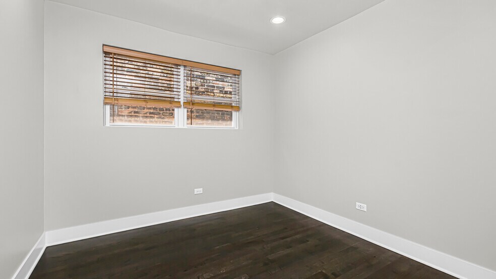 Building Photo - 6459 N Wayne Ave