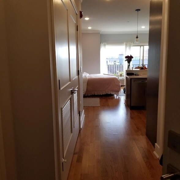 Building Photo - 3 Perrine Ave