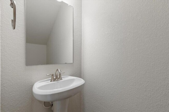 Building Photo - 2500 Forest Creek Dr