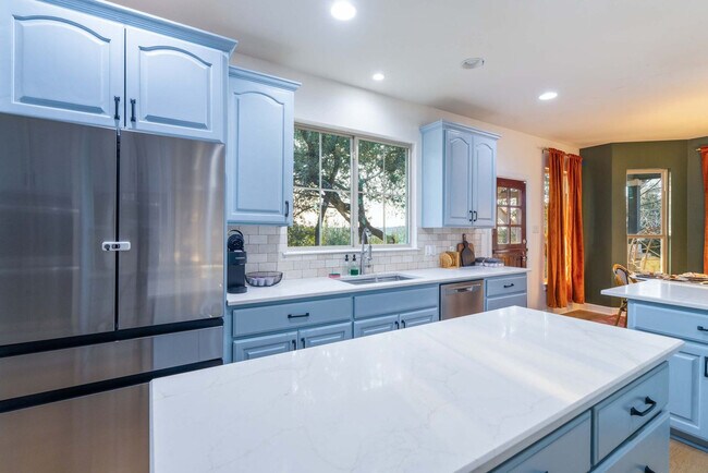 Building Photo - 13420 Trail Driver St