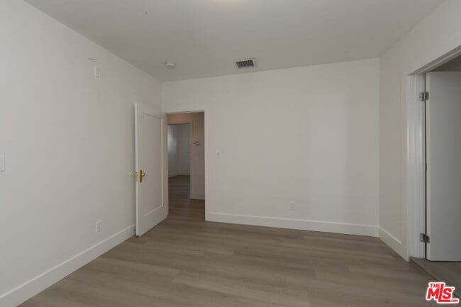 Building Photo - 1040 N Crescent Heights Blvd
