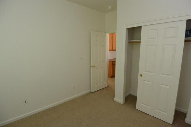 Building Photo - 3204 N Kayenta St