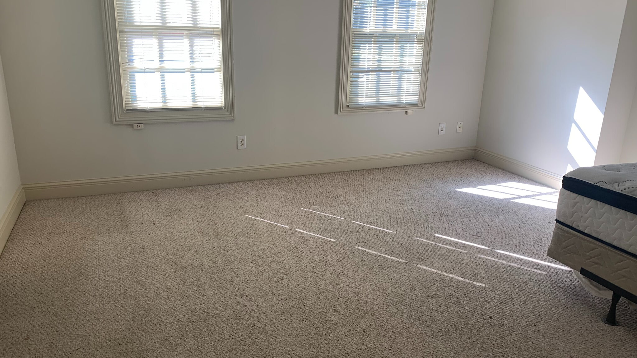 Building Photo - Room in Townhome on Presidents Dr