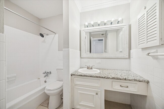 Building Photo - 201 Emerson St