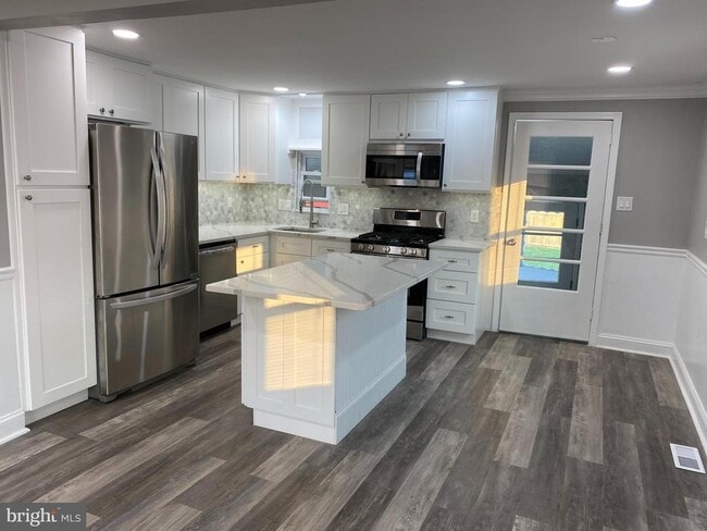 Building Photo - 404 Abbott Rd