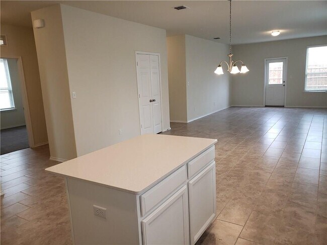 Building Photo - 1105 Cliffbrake Wy