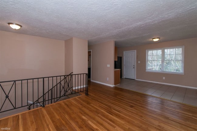 Building Photo - 5 br, 2 bath House - 2171 Rochelle Way