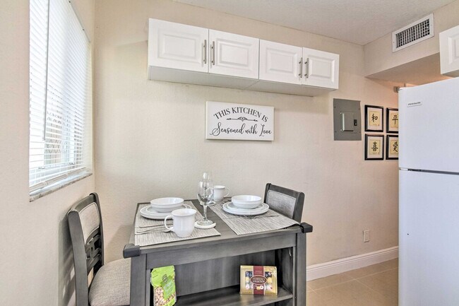 Building Photo - 441 NW 7th Terrace