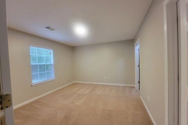 Building Photo - 3110 Crest Ridge Cir SW