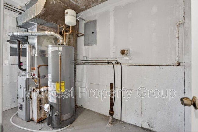 Building Photo - 1165 Derhake Rd