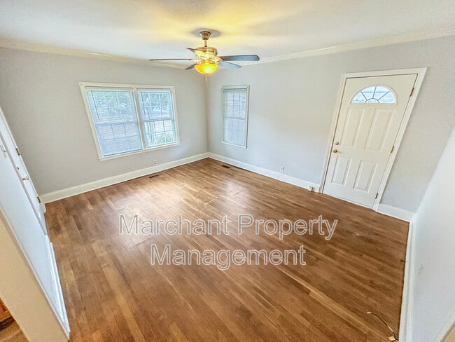 Building Photo - 667 Ravenel St
