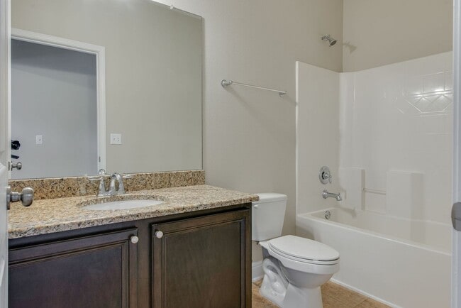 Building Photo - Spacious 4-Bedroom Home - Winners Gait