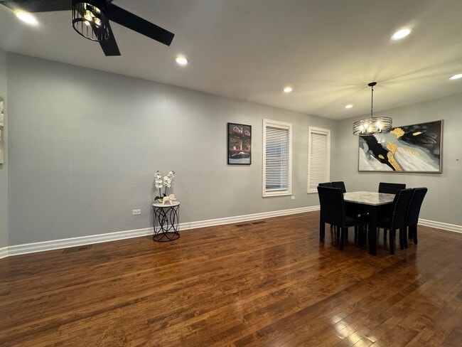 Building Photo - 4317 W 21st Pl