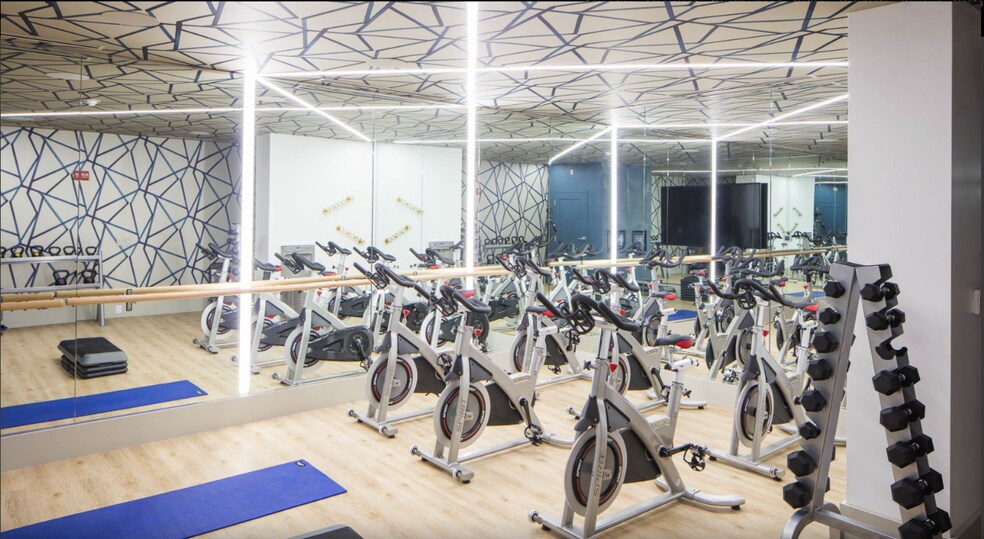 Building Photo - 75 Brainerd Rd