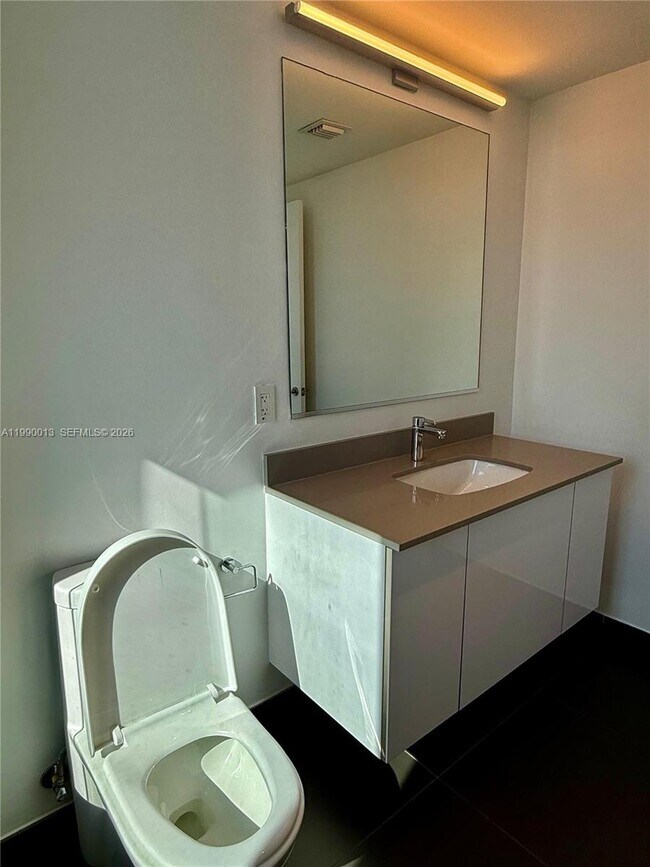 Building Photo - 1600 NE 1st Ave