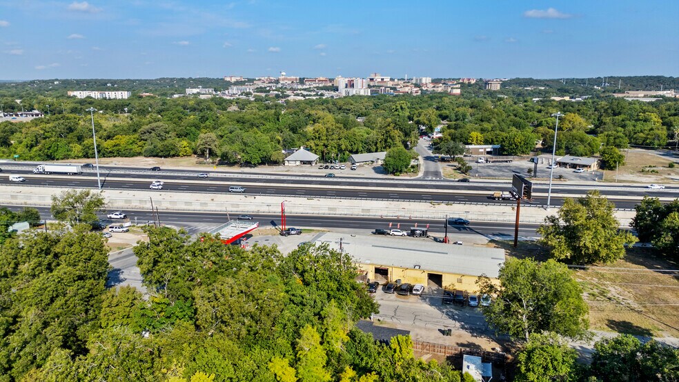 Building Photo - 112 Linda Dr