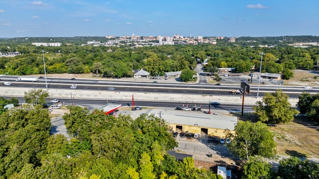 Building Photo - 112 Linda Dr