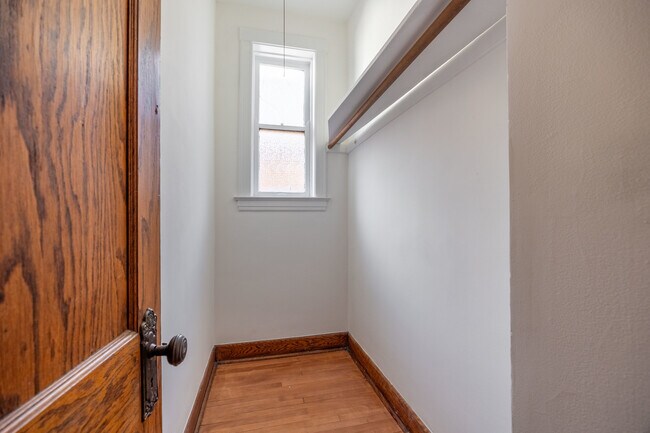 Building Photo - 2519 S Millard Ave