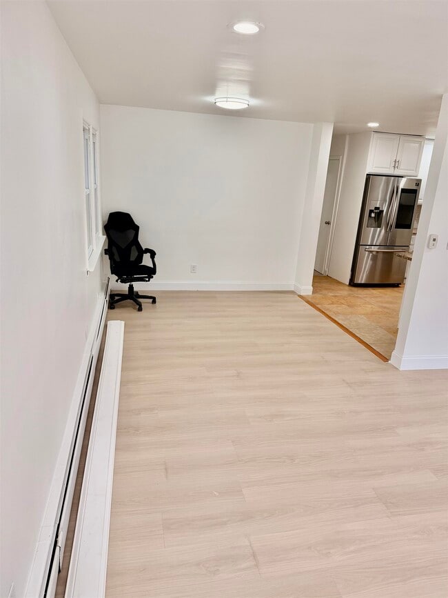 Building Photo - 24 E 18th St