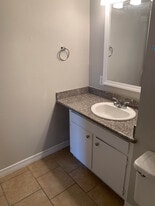 Building Photo - Patriot Pointe (FKA Beacon Pointe)