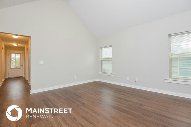 Building Photo - 865 Maple Trce