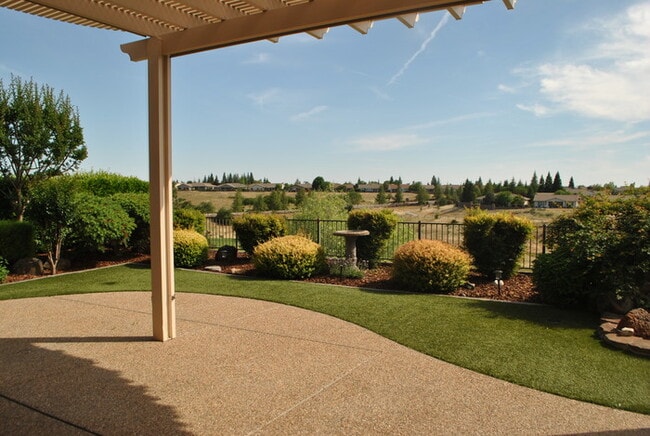Building Photo - Gorgeous Upgraded Sun City Lincoln Hills Home